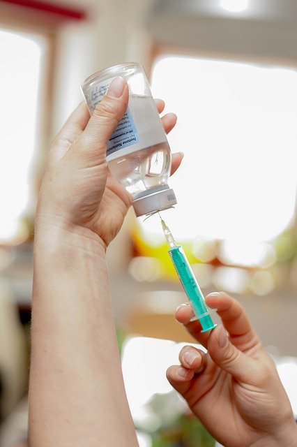 Vakcina, ilustracija, foto: Angelo Esslinger, pixabay.com